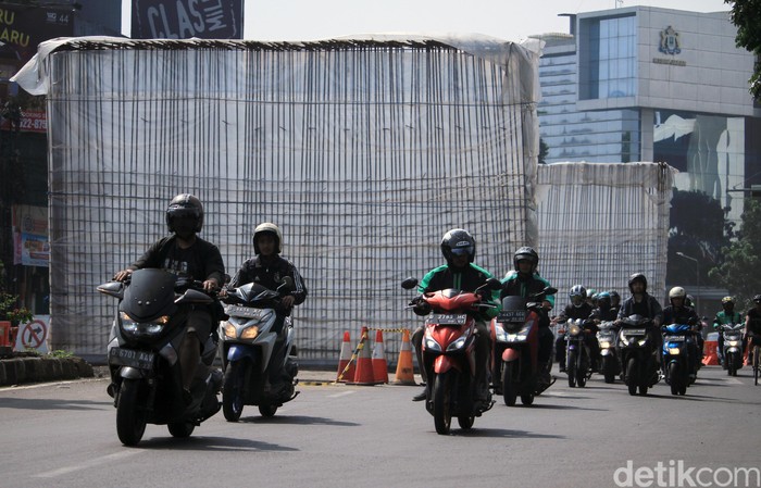 Pemkot Bandung membangun sejumlah infrastruktur pada tahun 2020. Salah satunya adalah flyover di Jalan Jakarta yang mulai dibangun sejak akhir tahun 2019.