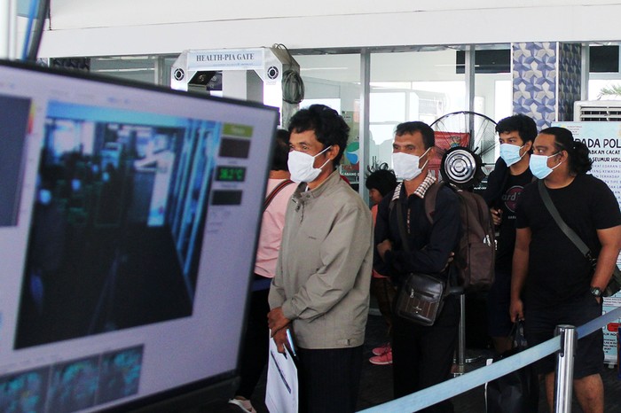 Mewabahnya virus Corona tetap diwaspadai oleh pemerintah Indonesia. Salah satu cara menangkalnya adalah dengan screening pendatang yang masuk dari berbagai pintu ke negara tercinta.
