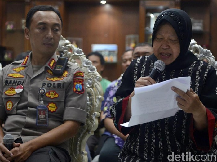 Wali Kota Surabaya Tri Rismaharini akhirnya memaafkan Zikria Dzatil, netizen yang telah menghinanya. Sebelumnya, Zikria meminta maaf secara terbuka kepada Risma