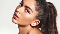Wajah cantik Lucia Rivera Romero bisa dibilang menurun dari ibunya, Blanca Romero, yang juga mantan model. Sementara ayahnya, Cayetano Rivera Ordóñez, adalah seorang matador. (Instagram @luciariveraromero)
