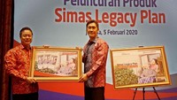Direktur PT Asuransi Jiwa Sinarmas MSIG Tbk., Gideon bersama Direktur PT. Bank Sinarmas Tbk., Miko Andidjaja meluncurkan Simas Legacy Plan di Plaza Simas, Tanah Abang, Jakarta (5/2/2020). Menyasar Nasabah pada segmen High Networth, produk yang memiliki konsep Legacy (warisan) ini memberikan uang pertanggungan yang sangat besar. Dengan besar uang pertanggungan mulai dari Rp 100.000.000,- maka Simas Legacy Plan disasar menjadi solusi kestabilan finansial bagi kelanjutan hidup anggota keluarga yang ditinggalkan oleh tertanggung. Foto: dok. Asuransi Sinarmas