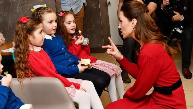 Momen Manis Pangeran William dan Kate Middleton Nikmati Es Krim di Wales