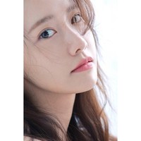 Di Korea Selatan, pemilik nama lengkap Im Yoona tersebut juga sering menjadi panutan atau referensi ketika wanita ingin melakukan operasi plastik. Foto: Instagram @yoona__lim