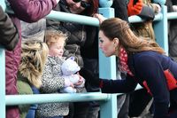 Tak Pakai Gaun Putri Raja, Kate Middleton Minta Maaf