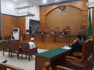 Sopir Taksi Online Ari Darmawan Dituntut 3 Tahun Penjara