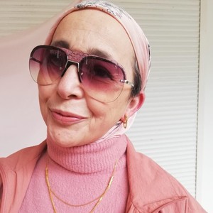Ini Gaya Nenek Berhijab Usia 67 Tahun yang Tampil Nyentrik Ini Gaya Nenek Berhijab Usia 67 Tahun yang Tampil Nyentrik