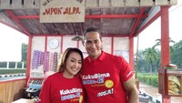 Mpok Alpa juga mendapat kesempatan menjadi bintang iklan beberapa produk. Foto: Nurcholis Maarif