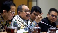 Badar mengatakan pengungkapan adanya aliran keuangan kepala daerah ke kasino di luar untuk memberikan peringatan kepada terduga pelaku. Peringatan tersebut agar terduga pelaku tak lagi bermain kasino di luar negeri. Pengungkapan yang dilakukan PPATK tersebut, kata Badar, tak bermaksud untuk melampaui kewenangan. Badar mengatakan hal itu dilakukan demi kebaikan bersama.