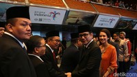 Wishnutama memberikan selamat kepada para pejabat tinggi eselon satu dan dua.