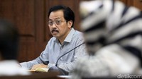 Dalam sidang tersebut, Mantan Kepala Dinas PTSP Kepulauan Riau (Kepri) Azman Taufik mengaku memberikan uang untuk kegiatan Nurdin Basirun. Ketika itu Nurdin Basirun menjabat Gubernur Kepulauan Riau (Kepri). Azman menyebut total pemberian uang Rp 10 juta melalui staf Nurdin Basirun bernama Ayub. Uang tersebut berasal dana pribadi Azman untuk kepentingan biaya operasional Nurdin Basirun.