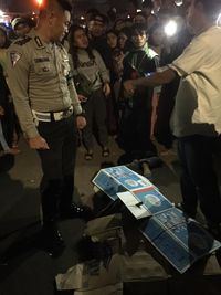 Perempuan itu sebelumnya berdalih ingin buang air.