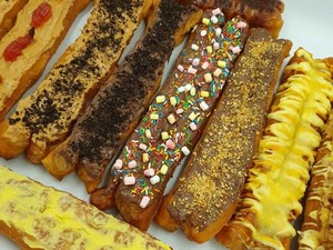 Nyamm! Di Sini Ada Cakwe Topping Nutella hingga Oreo Keju