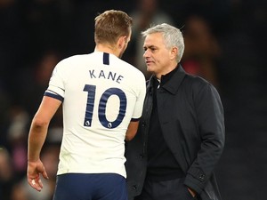 Dituding Bikin Kane Seret Gol, Mourinho Ingatkan Soal Drogba hingga Ronaldo