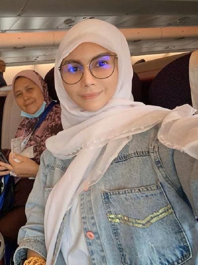 Jika memang dia seorang hermafrodit maka itu tetap masalah karena ketika berangkat dari Kuala Lumpur, Nur Sajat mengaku seorang pria kata juru bicara Albayt Travel, agen umrah yang menangani kepergian Nur Sajat. (Foto: Instagram)