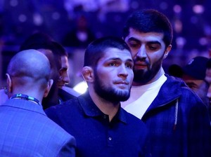 Khabib Nurmagomedov Posting Gambar Injakan ke Muka Macron