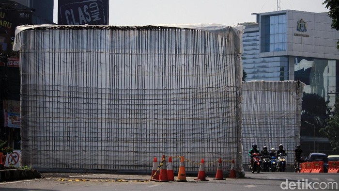 Pemkot Bandung membangun sejumlah infrastruktur pada tahun 2020. Salah satunya adalah flyover di Jalan Jakarta yang mulai dibangun sejak akhir tahun 2019.