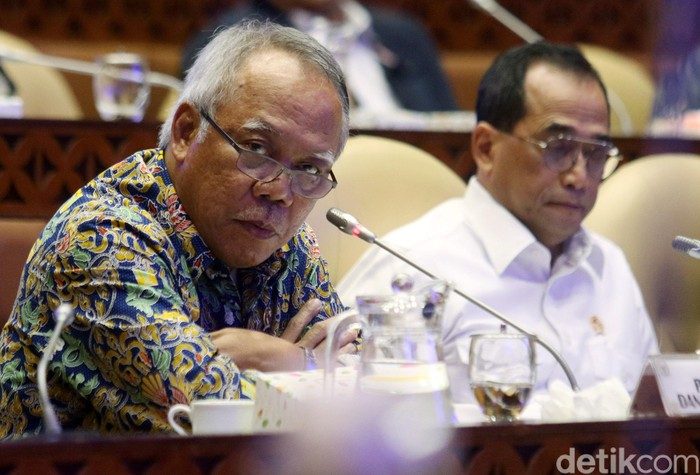 Sinergi Budi Karya dan Basuki Bahas Infrastruktur Pariwisata Komisi V DPR RI memanggil Menteri Perhubungan Budi Karya Sumadi dan Menteri PUPR Basuki Hadimuljono hari ini membahas infrastruktur transportasi pariwisata.