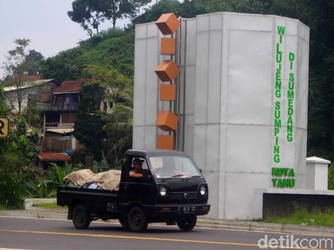 Gapura 'Selamat Datang di Sumedang Kota Tahu' Tuai Kritikan