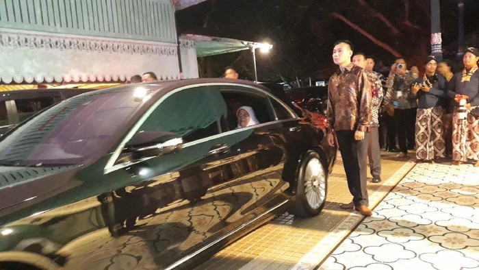 Presiden Singapura HE Halimah Yacob meninggalkan Keraton Ngayogyakarta Hadiningrat, Rabu (5/2/2020).