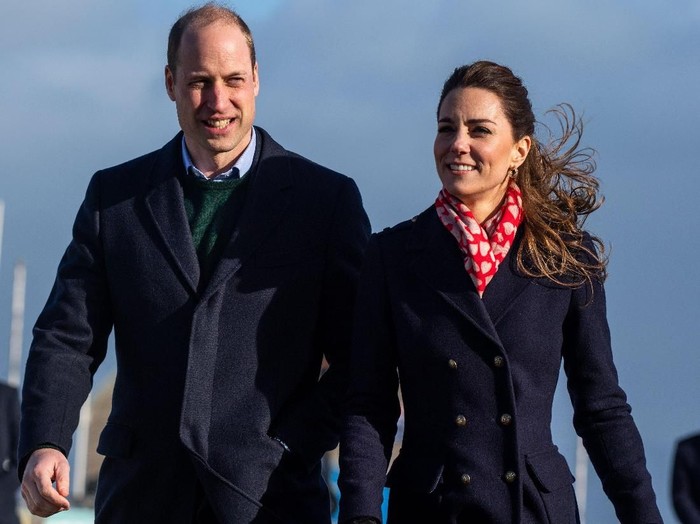 SWANSEA, UNITED KINGDOM - FEBRUARY 04: Catherine, Duchess of Cambridge speaks to members of the crowd as she leaves the RNLI Mumbles Lifeboat Station on February 04, 2020 near Swansea, South Wales. (Photo by Ben Birchall - WPA Pool/ Getty Images)