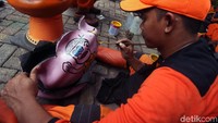 Hingga saat ini pot bunga sudah jadi sebanyak 50 buah dan ditempatkan di sejumlah titik di kawasan Duri Utara, Jakarta Barat.