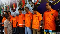 Seperti diketahui, Ilham Bintang melaporkan kasus pembobolan ponsel dan rekening ke Polda Metro Jaya pada 17 Januari 2020. Pasal yang dilaporkan adalah Pasal 363 terkait pencurian dengan pemberatan.
