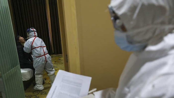 Ilmuwan Dunia Kembangkan Vaksin Virus Corona Wabah virus corona telah ditetapkan oleh WHO sebagai darurat global. Para ilmuwan di berbagai negara di dunia berlomba-lomba mengembangkan vaksin dari virus itu