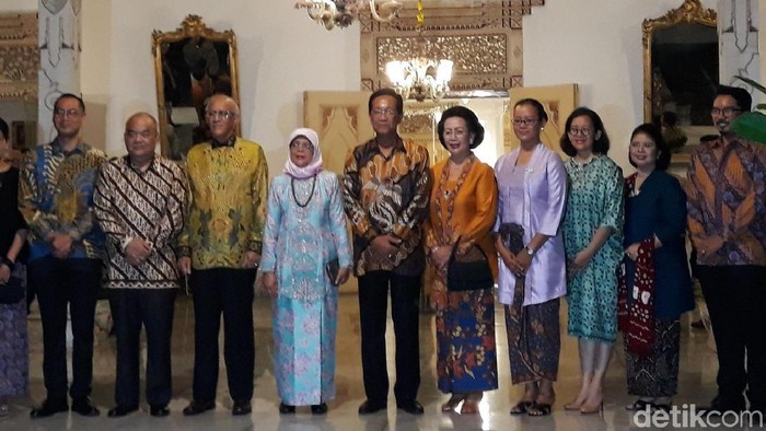 Presiden Singapura HE Halimah Yacob dan Sri Sultan Hamengku Buwono X di Keraton Ngayogyakarta Hadiningrat, Rabu (5/2/2020).