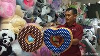 Pasutri Korban PHK Raup Cuan dari Bisnis Boneka