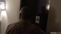 Penggerebekan dilakukan di salah satu hotel berbintang di kawasan Bundo Kanduang Padang.