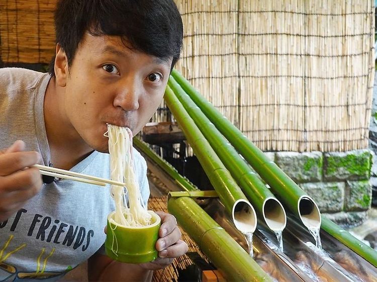 Serunya Kulineran Food Vlogger Mike Chen, yang Mirip Jackie Chan