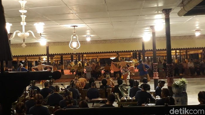 Presiden Singapura disuguhi tarian Lawung Jajar di Keraton Yogya, Rabu (5/2/2020).