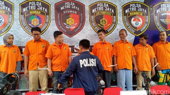 Polda Metro Jaya merilis kasus pembobolan rekening milik Ilham Bintang (Samsdhuha Wildansyah/detikcom)