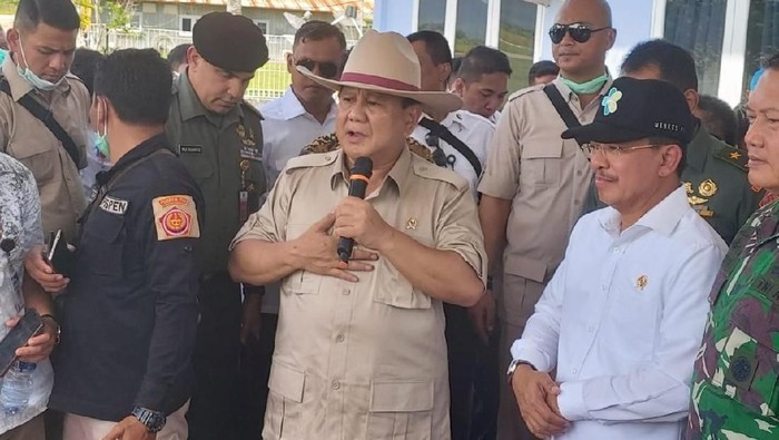 Menhan Prabowo di tempat observasi WNI dari Wuhan di Natuna/Istimewa