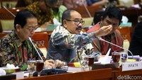 Rapat tersebut membahas rencana kerja dan penelusuran aliran keuangan kepala daerah di luar negeri.