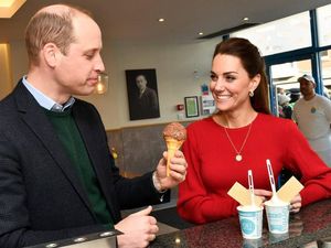 Pangeran William dan Kate Middleton Nikmati Es Krim Bersama