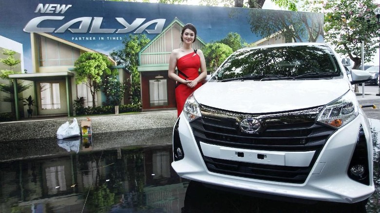 Harga Mobil LCGC Makin Nyerempet MPV Lho Harga mobil LCGC atau mobil murah bakal naik karena kena pajak 3%. Meski tak signifikan harga mobil LCGC akan semakin nyerempet dengan Low MPV.