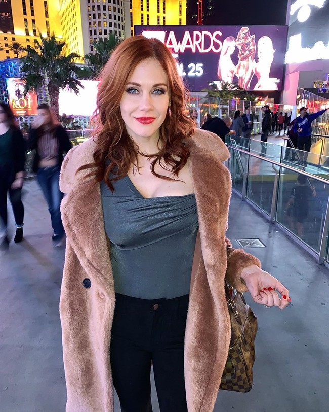 Keputusannya untuk menjadi bintang porno tak jarang mendapatkan nyinyiran dari orang sekitarnya. Namun Maitland mengaku ini sudah menjadi keputusannya. Aku ingin selulitku jadi terlihat seksi, ungkapnya.  Foto: Instagram