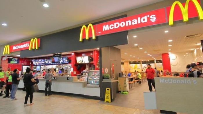 Pelayan McDonalds Penipuan Harga STC Senayan
