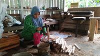 Melihat Kampung Dokdak Ciamis, Pertahankan Pembuatan Perkakas Pertanian Secara Tradisional