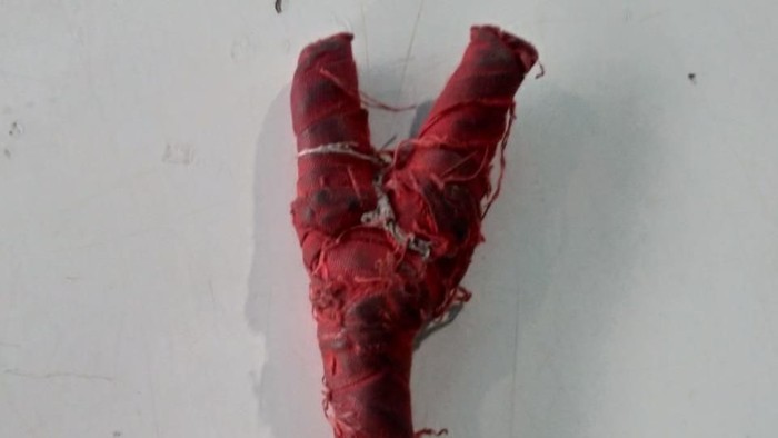 Jimat yang dibawa peserta tes CPNS di Udinus, Semarang, Kamis (6/2/2020).