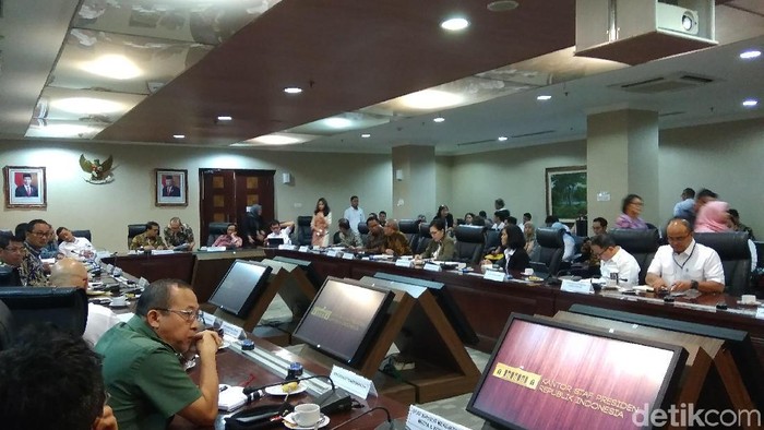 Rapat Virus Corona di KSP
