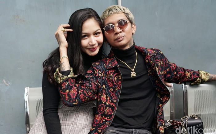 Young Lex dan Eriska Nakesya saat ditemui di studio Trans TV.