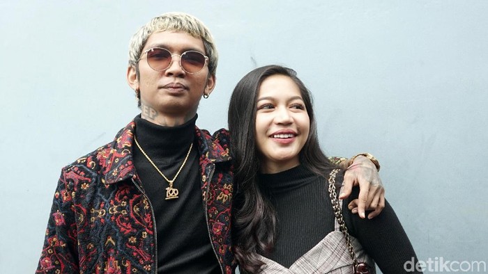 Young Lex dan Eriska Nakesya saat ditemui di studio Trans TV.