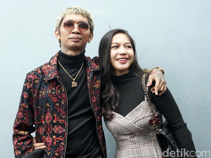 Young Lex dan Eriska Nakesya saat ditemui di studio Trans TV.