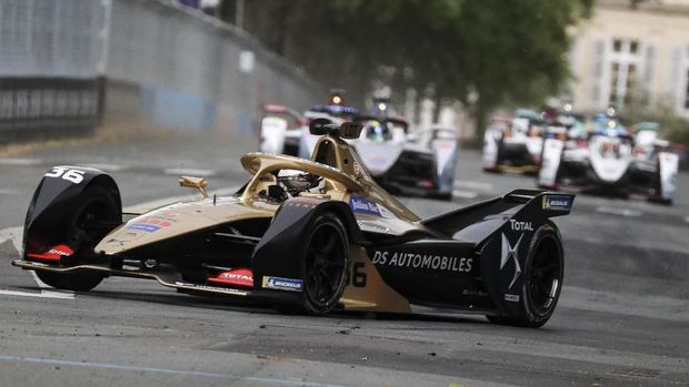 Formula E Techeetah's German driver Andre Lotterer steers his car during the Formula E electric car