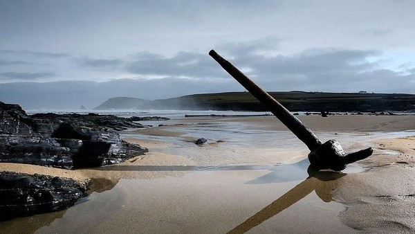 Dengan garis pantai sepanjang 400 kilometer, diperkirakan ada 6.000 buah kepingan kapal SV Carl yang tersebar di perairan Cornwall. (dok. Cornwall Live)