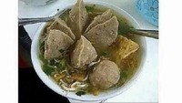 Meme lucu soal bakso banyak beredar di internet. Sebagai pencinta bakso, ada saja meme yang menampilkan bakso sebagai bahan candaan. Foto: istimewa
