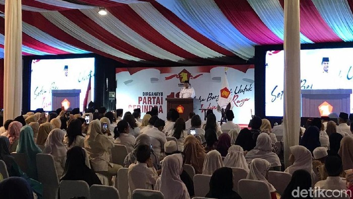 Prabowo di HUT Gerindra