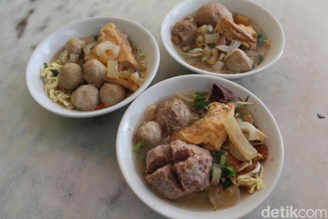 Laris Sejak Puluhan Tahun 5 Bakso Legendaris Ini Tetap Eksis Hingga